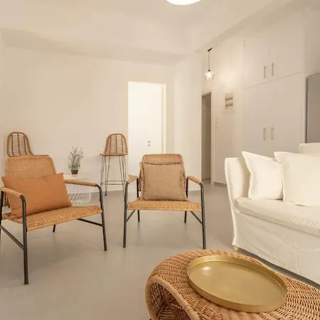 Sunny And Cozy 2Bd Apt 1 Min From Marina Floisvos Athens Exterior photo