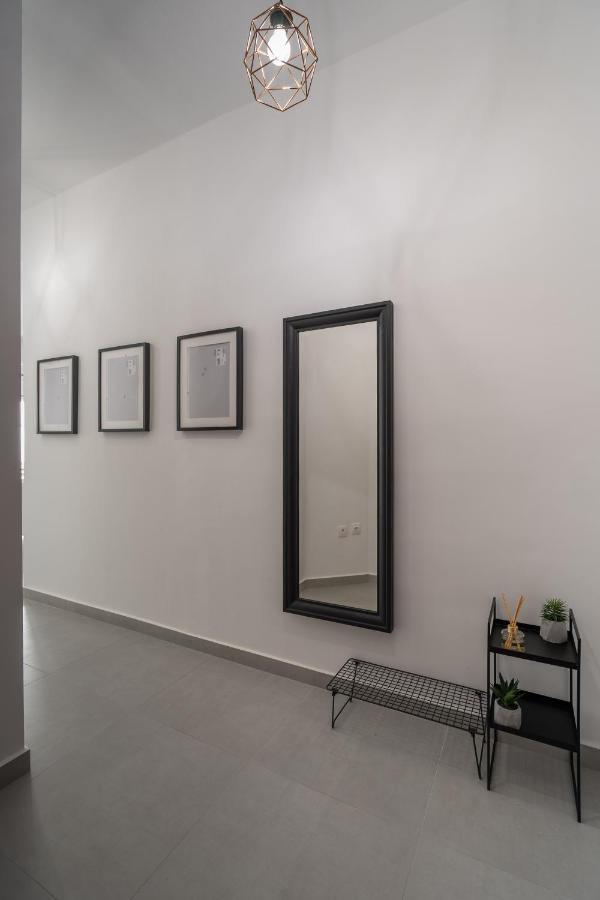 Apartment Sunny And Cozy 2bd 1 Min From Marina Floisvos