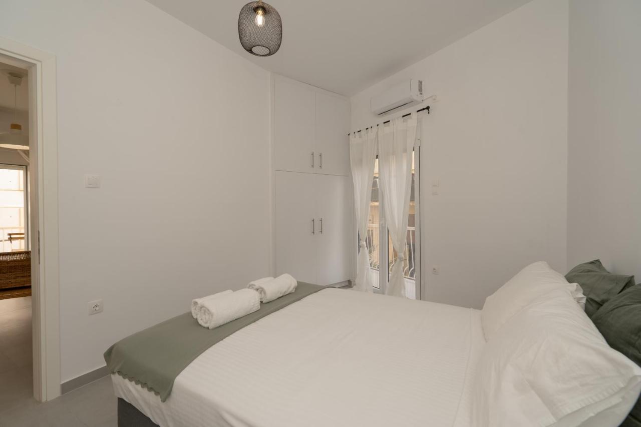 Sunny And Cozy 2bd 1 Min From Marina Floisvos Apartment *